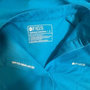 Extreme Blue Figs Top in small